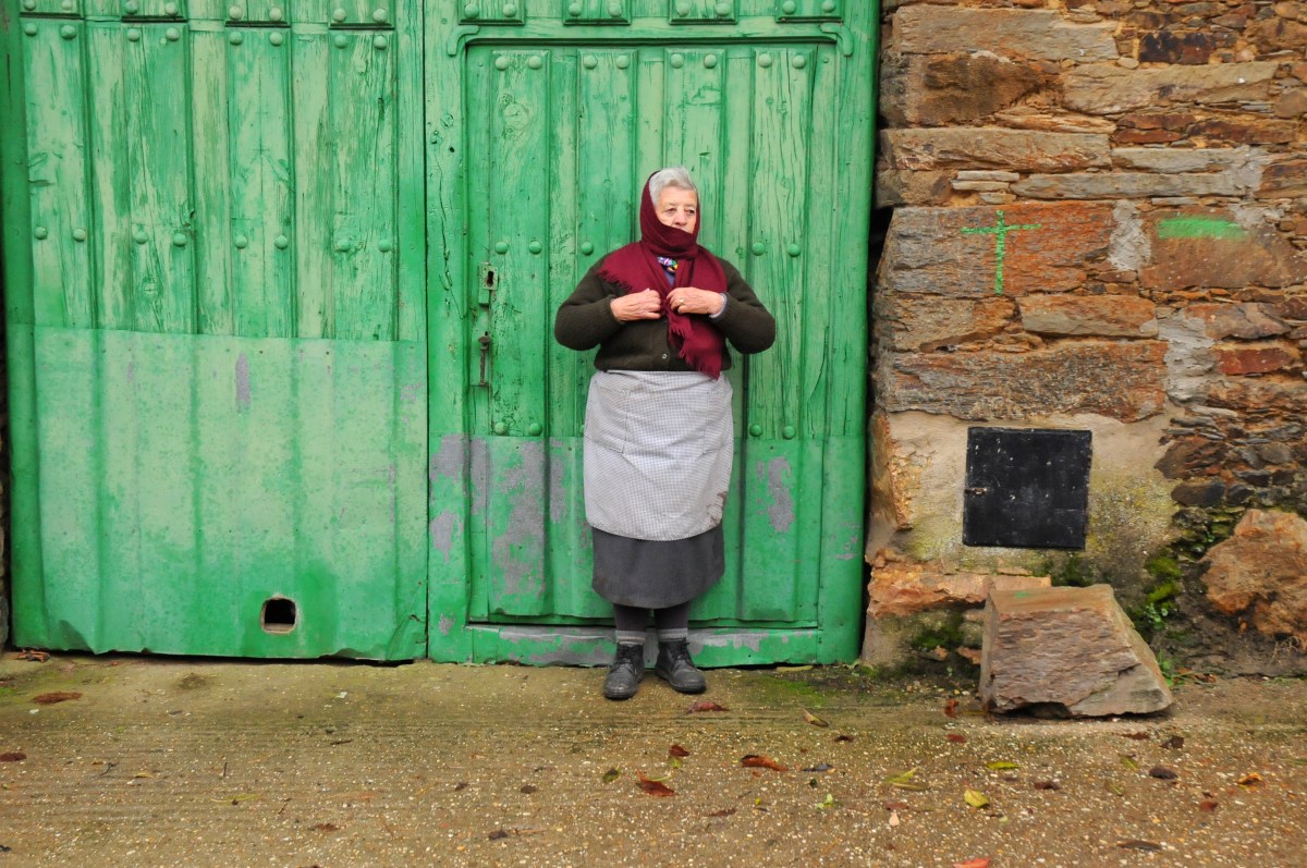 Puertas verde mayo en la provincia de Zamora