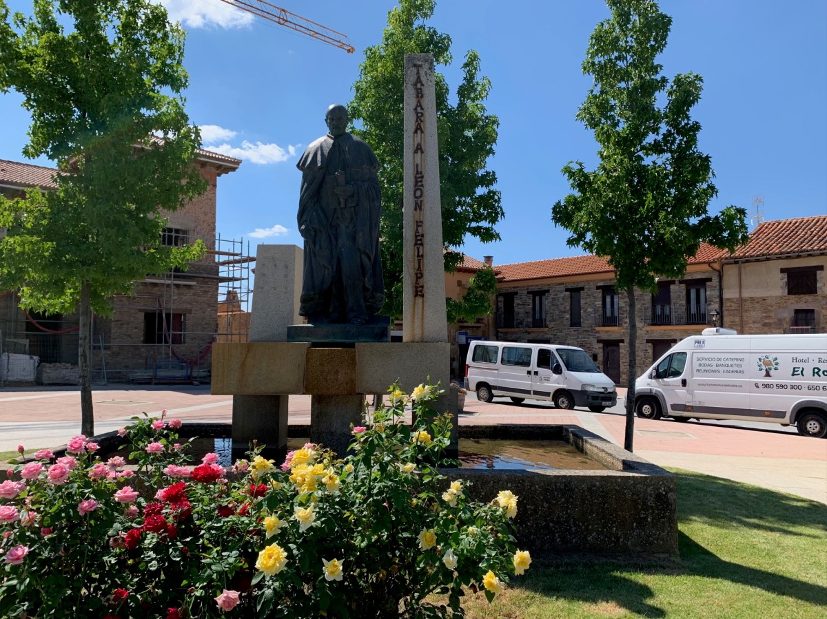 Monumento al poeta León Felipe