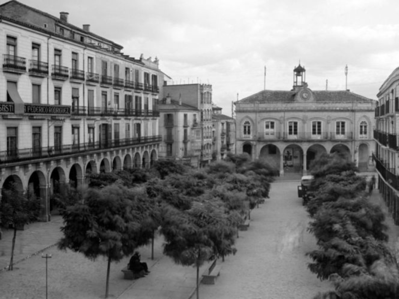La ciudad de Zamora en el fondo fotográfico Luis Lladó